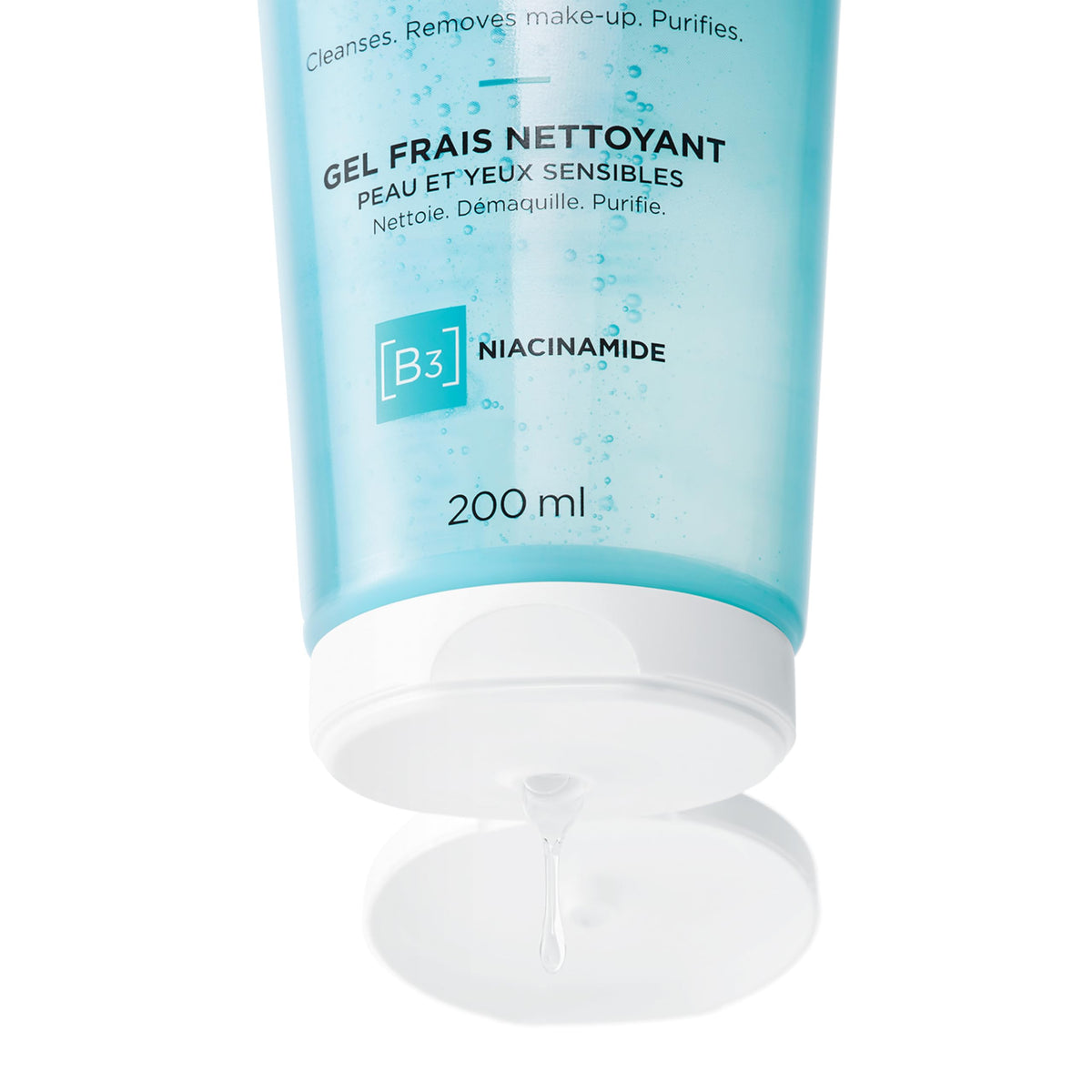 Vichy Pureté Thermale for sensitive skin safety close-up with eyes-safe formula
