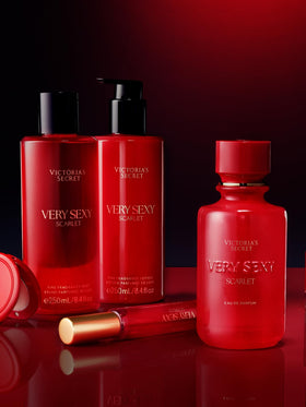 Victoria's Secret Very Sexy Scarlet jasmine blossoms highlight for an elegant evening fragrance.