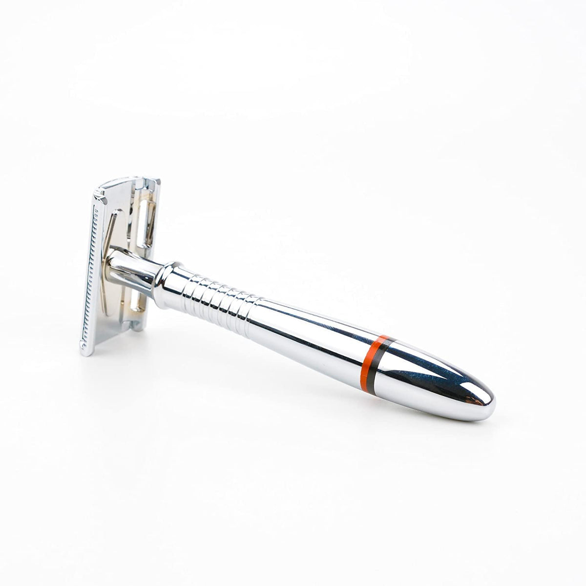 Close-up of the Vikings Blade razor head showing solid metal build.