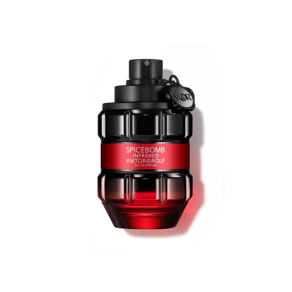 Viktor&Rolf Spicebomb Infrared bottle foreground for bold, long-lasting evening wear.