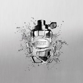 Viktor&Rolf Spicebomb Metallic Musk texture close-up signaling luxury and warmth