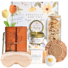 VKTASIMK chamomile candle creates a calming ambiance for relaxing evenings.