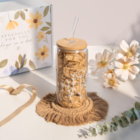 VKTASIMK oat milk soap provides gentle cleansing and moisturizing care.