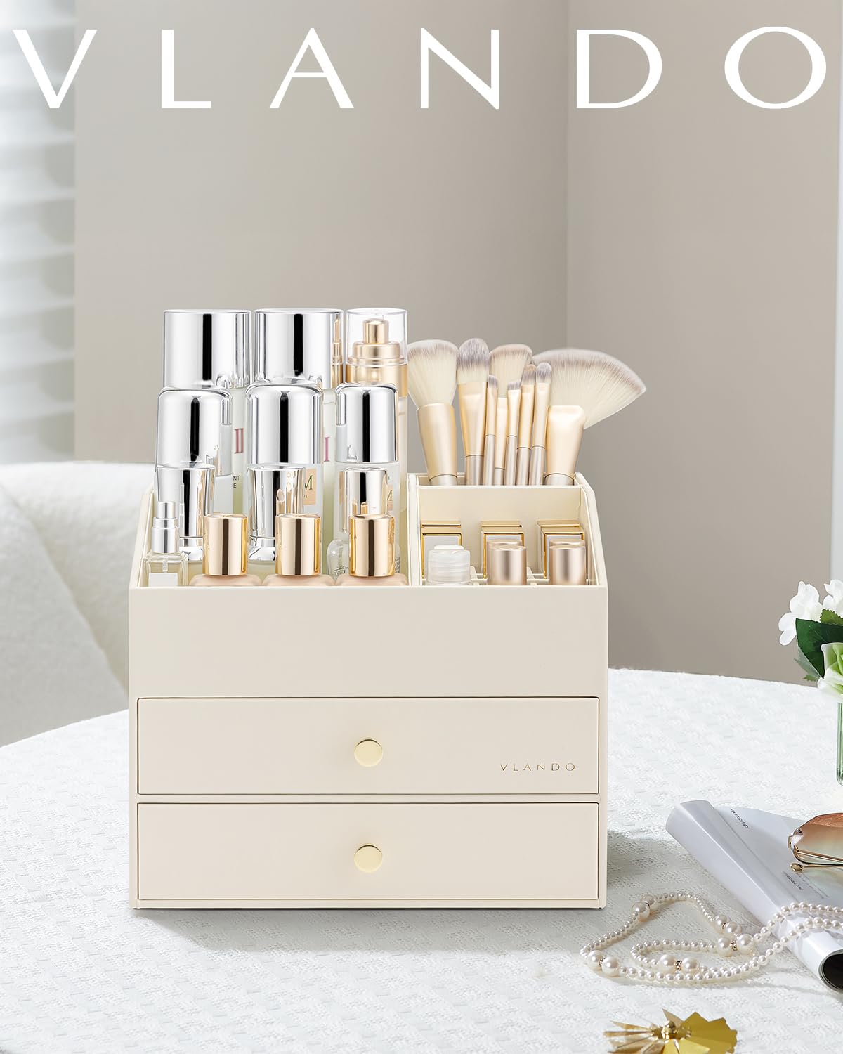 Gorgeous gift idea for beauty lovers and students.