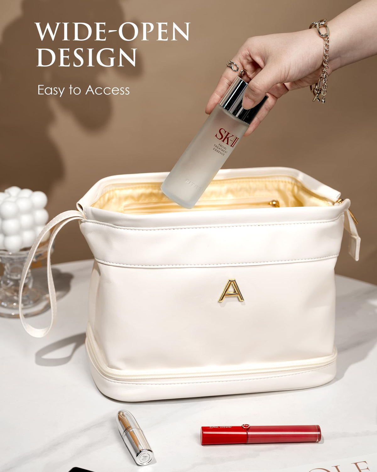 Vogewood top handle makes it easy to grab for travel or gym.