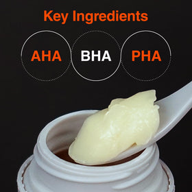 VQM AXENDA Routiner night application demonstrates evening skincare use