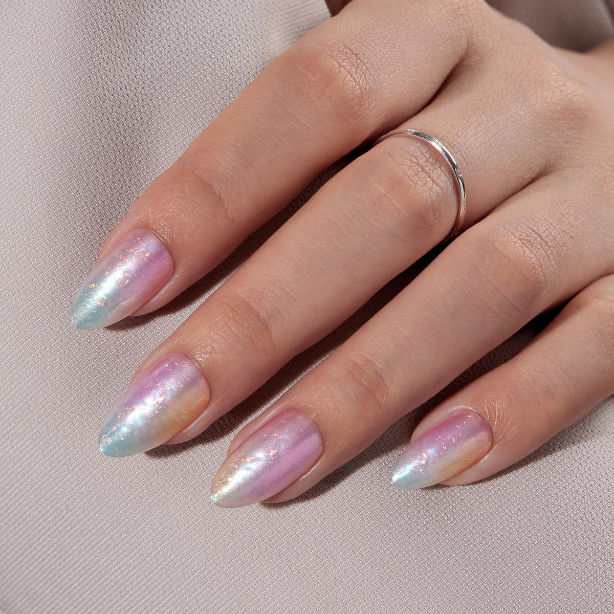 VSALON Bonus cuticle oil nourishes nails after use for hydration