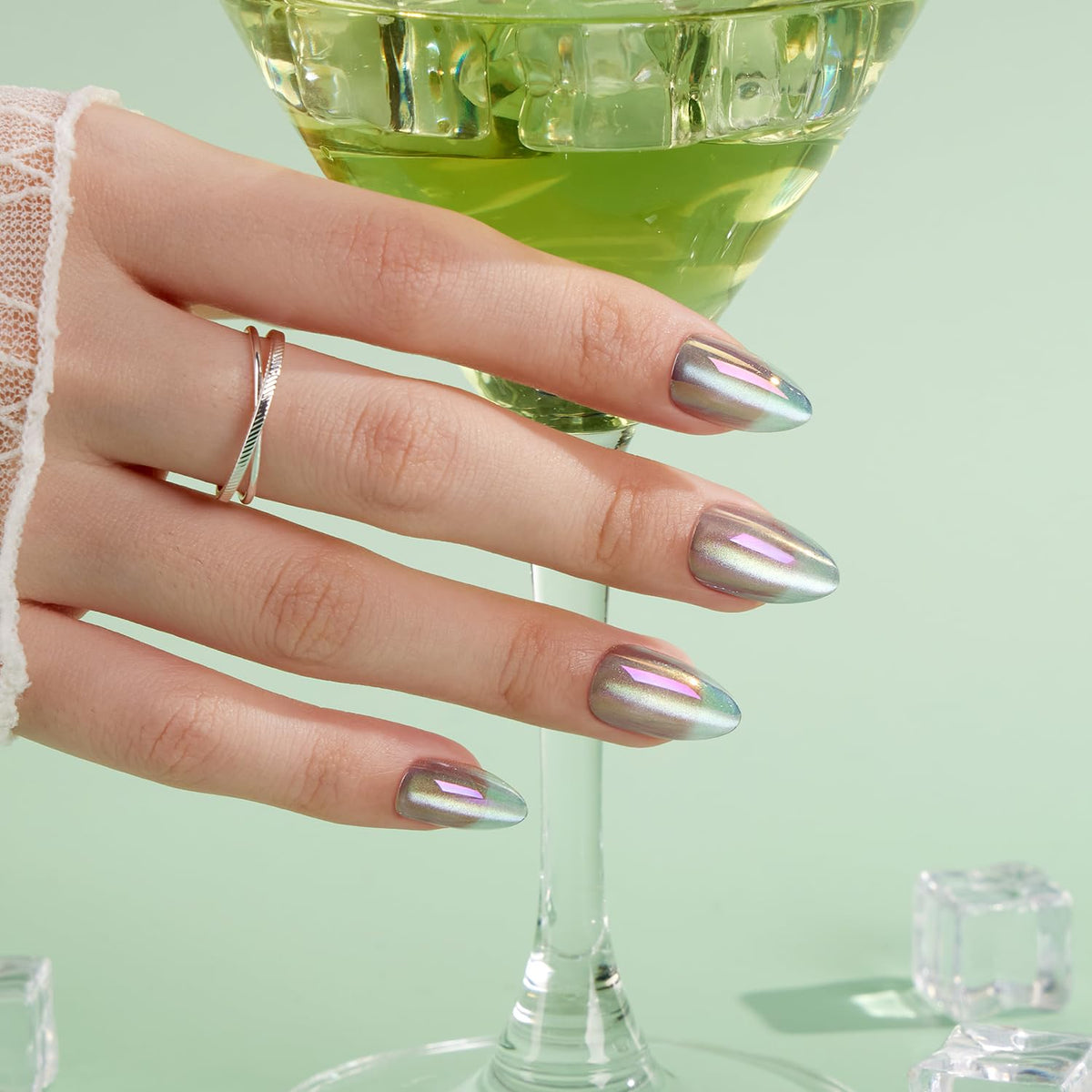 VSALON quick-dry glue supports secure, fast nail applications.