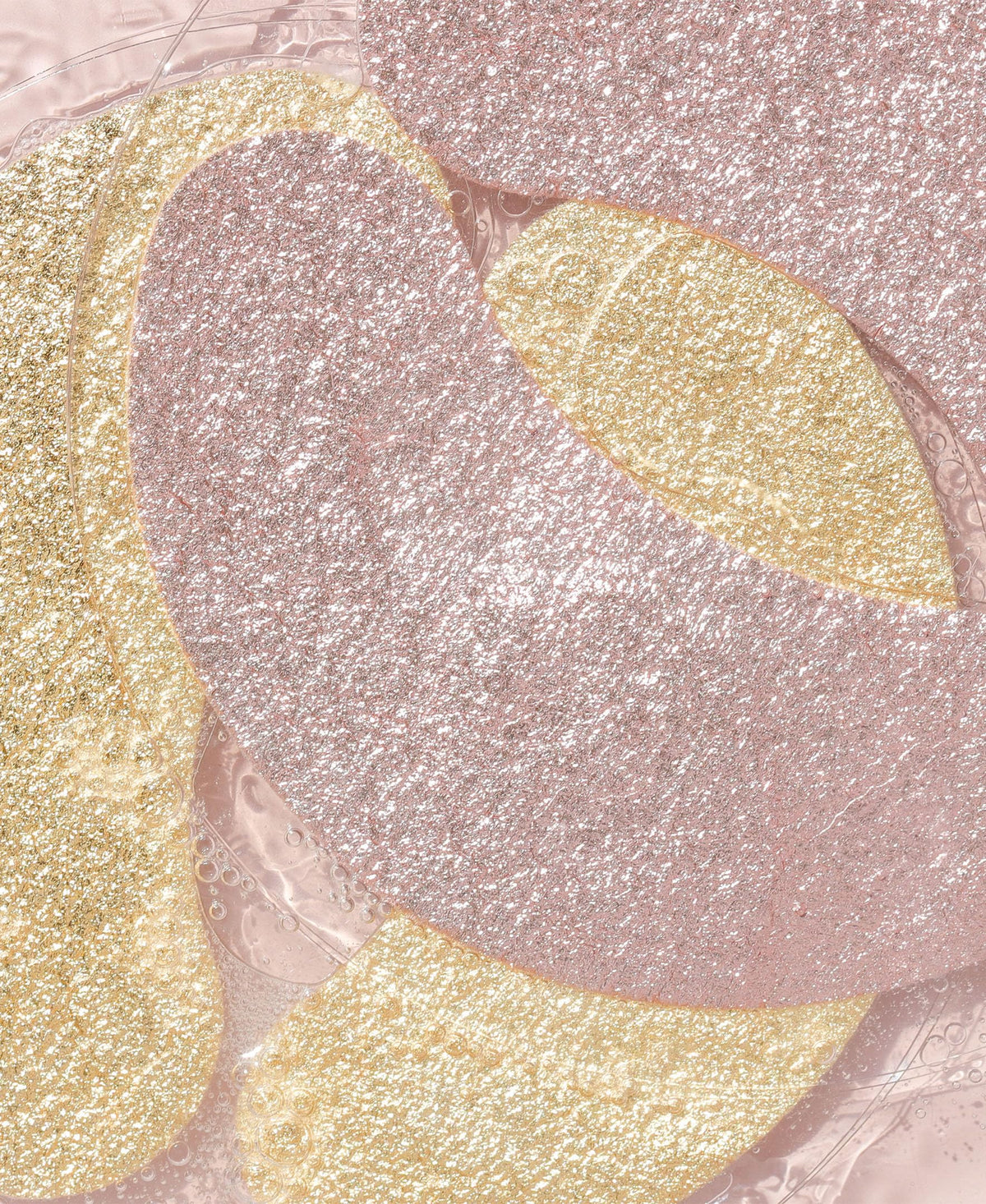 Wander Beauty Baggage Claim patch placed under the eye area