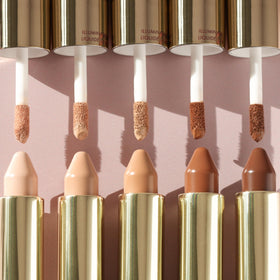 Wander Beauty Dualist matte finish swatch ready for blending