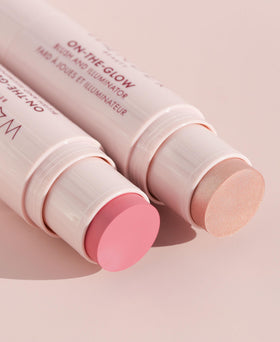 Wander Beauty On-the-Glow Nude Glow highlighter swatch delivers soft radiance.