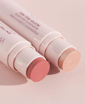 Wander Beauty On-the-Glow Nude Glow swatch on lips for subtle color.