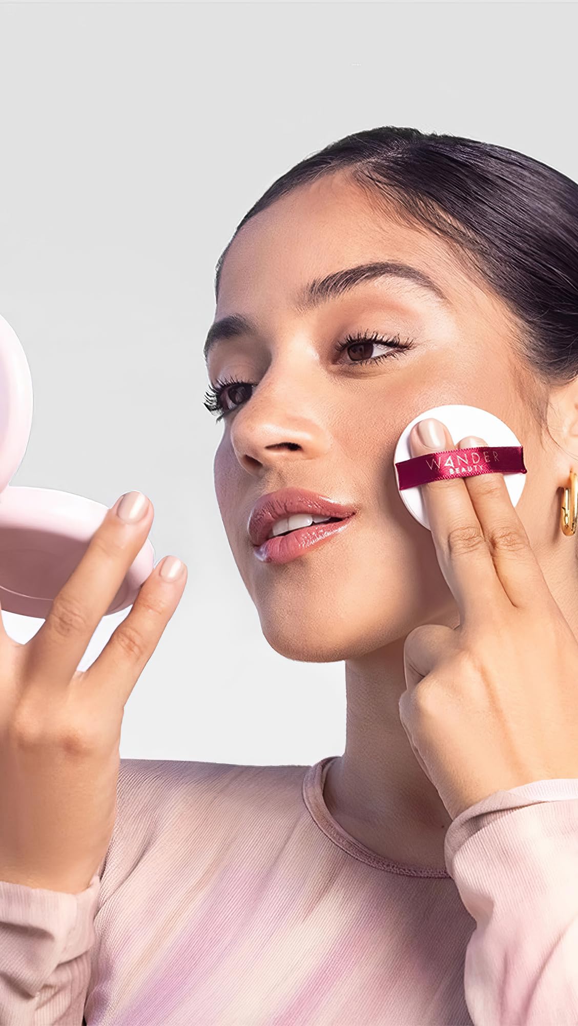 Wander Beauty Wanderlust Powder Foundation face-finish minimizes shine for a smooth complexion.