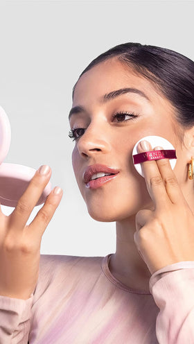 Wander Beauty Wanderlust Powder Foundation face-finish minimizes shine for a smooth complexion.