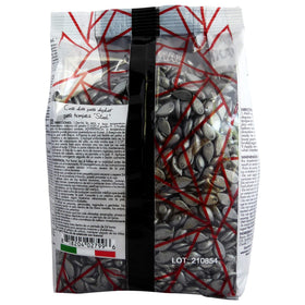 Waxness Barbero stripless hard wax beads for precise barbering application
