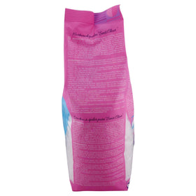 Professional use: stripless wax in action provides smooth layer and removal.