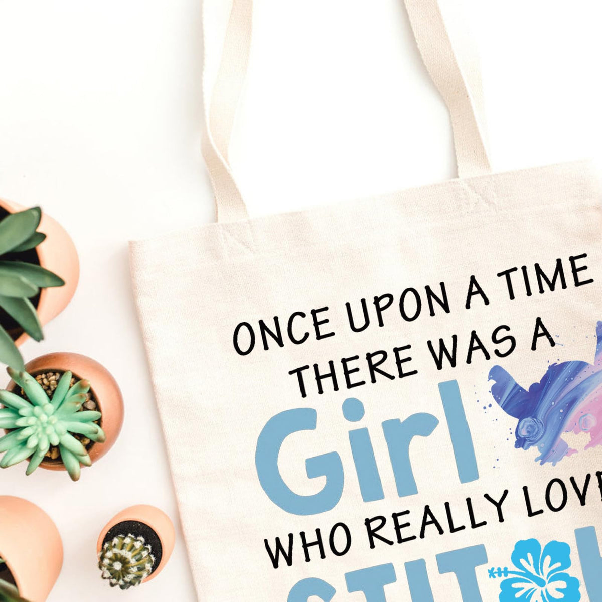 WCGXKO tote bag opening design provides easy access to essentials.