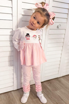 Wee Ones light pink grosgrain bow, medium size, versatile for outfits