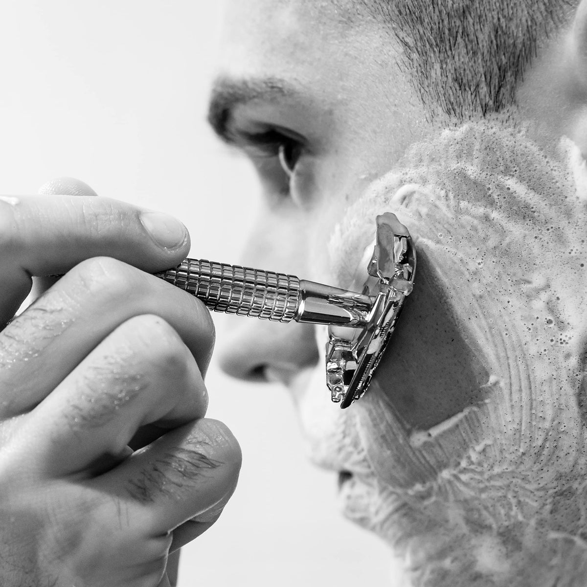 WEISHI blades in use demonstrate effortless cutting with light pressure.