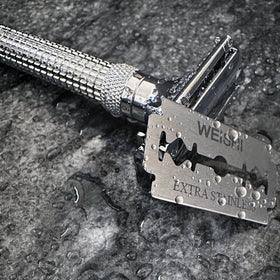 WEISHI blades safety guidance for handling sharp edges.