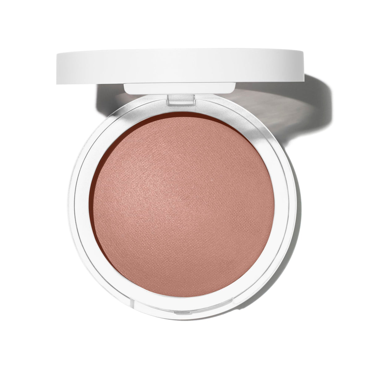 Well People Superpowder Bronzing Powder brush-application demonstrates smooth diffusion.