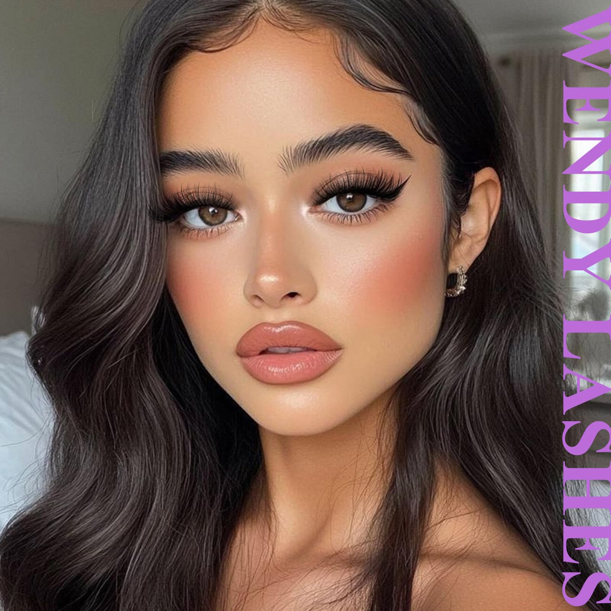 Wendy Lashes clusters kit 880-pcs offers versatile DIY lash looks.