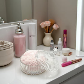 WHSLILR soft pink puff included for wet or dry powder application.