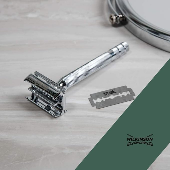 Wilkinson Sword Classic DE blades – sealed foil pack preserves blade sharpness.