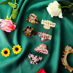 WILLBOND French-style barrette with smooth surface for gentle hair care.