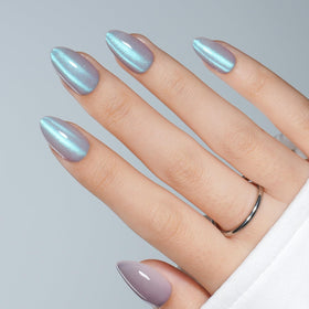 WiniBeauty Moonlit Ash cat eye nails on hand for at home salon look