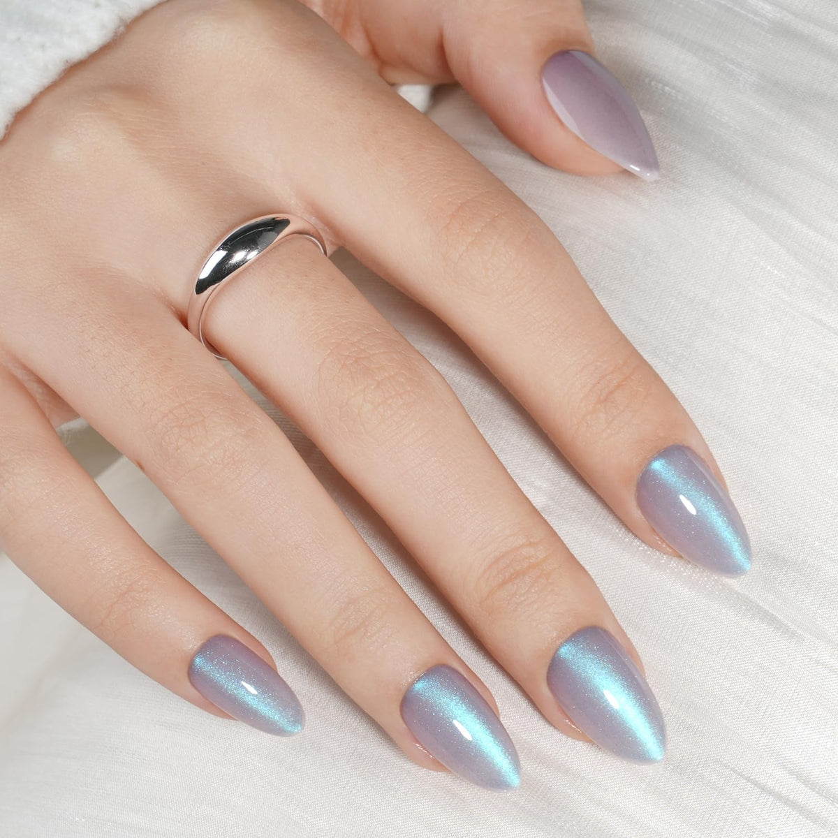 WiniBeauty Moonlit Ash glue and adhesive tabs included for wear options