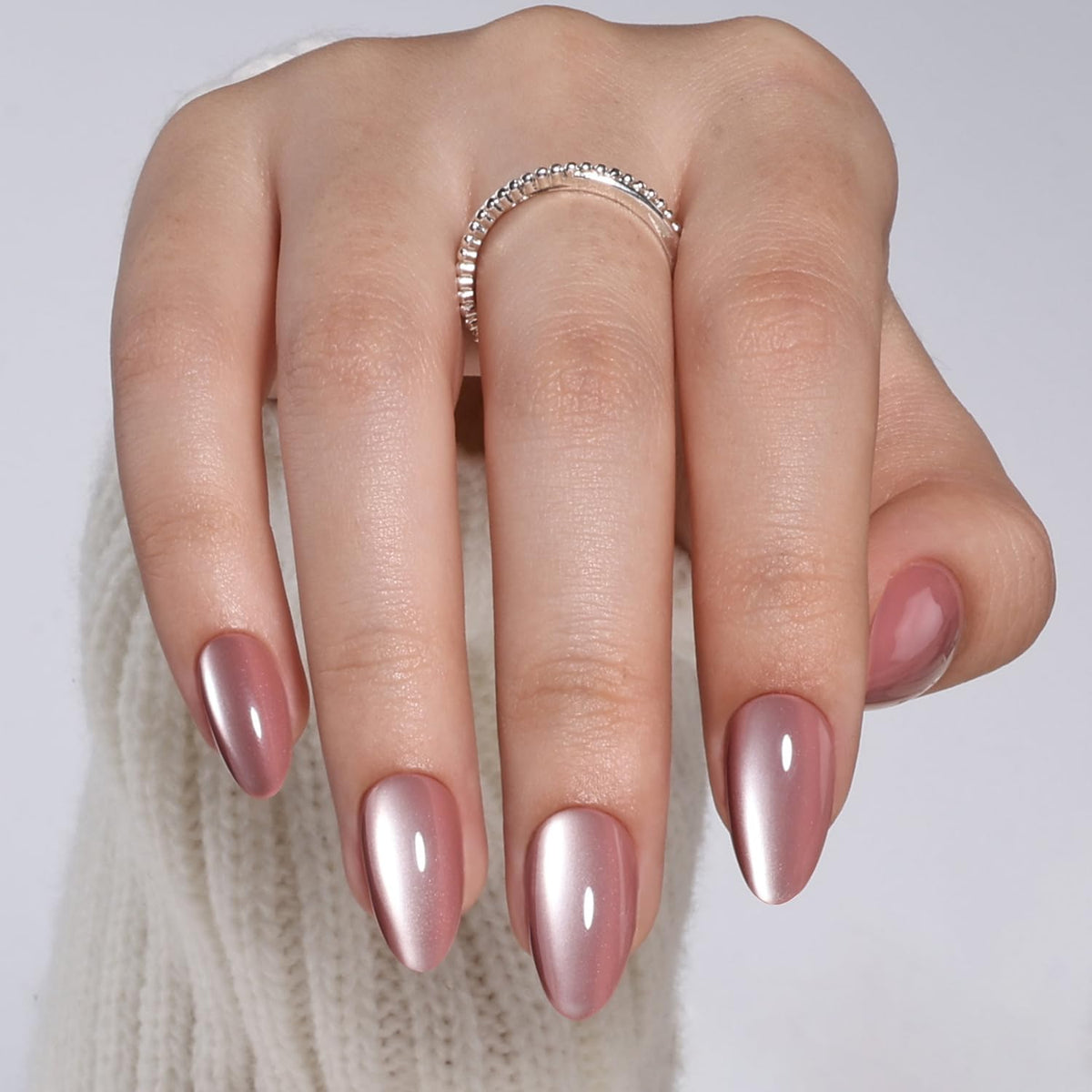 WiniBeauty adhesive tabs offer quick, mess-free wear.