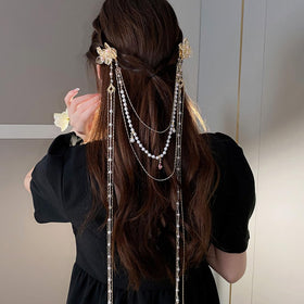 Wiwpar alloy and acrylic pearl hairpin provides secure, lightweight styling.