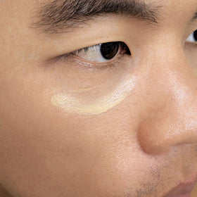 WOAK C4 hydrating glow illustrates moisture-rich feel on the skin.