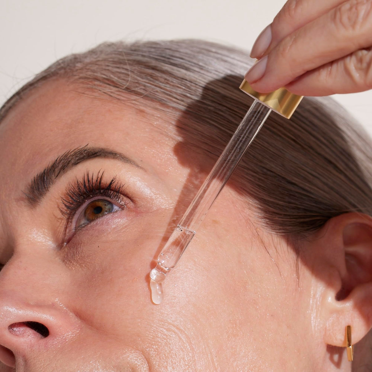 Womaness Fountain of Glow ingredients—vitamin C and squalane.