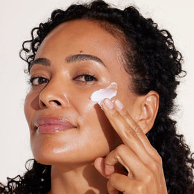 Womaness Overnight Magic Bakuchiol plant-based badge suggests gentle anti-aging support.