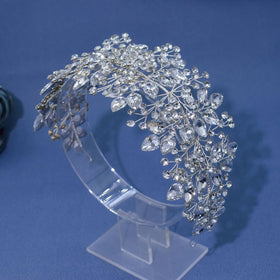 WONRLUA wedding accessory suitable for various ceremonial occasions.