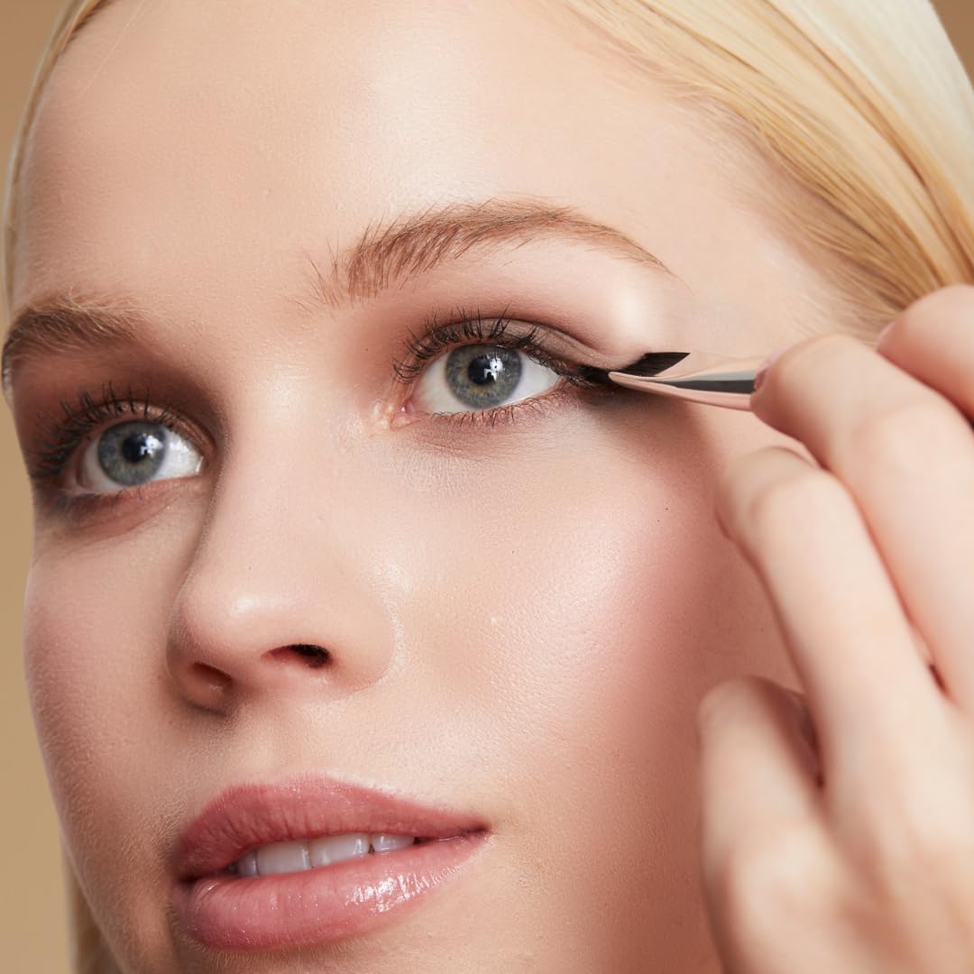 Woosh Arc Brush winged liner precision with the angled end for blending.