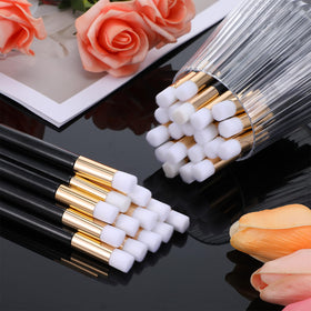 Multipurpose WY LIGHTING LEVEL lash brush for cleansing and light facial care.