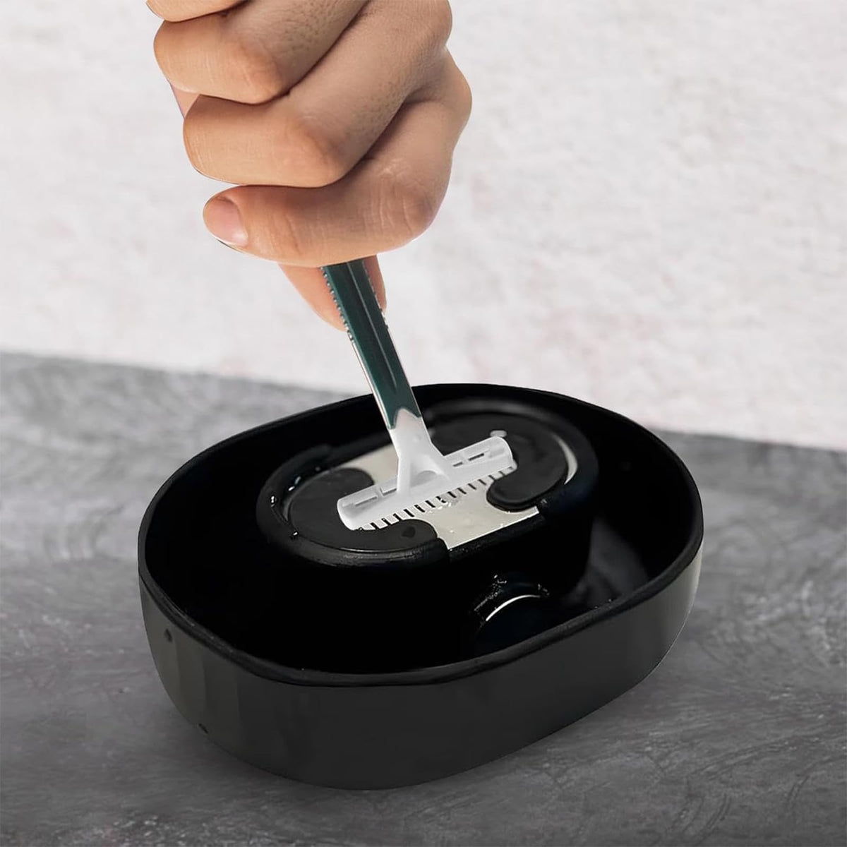 Xingoaup Razor Rinser wide compatibility with razors and cartridges