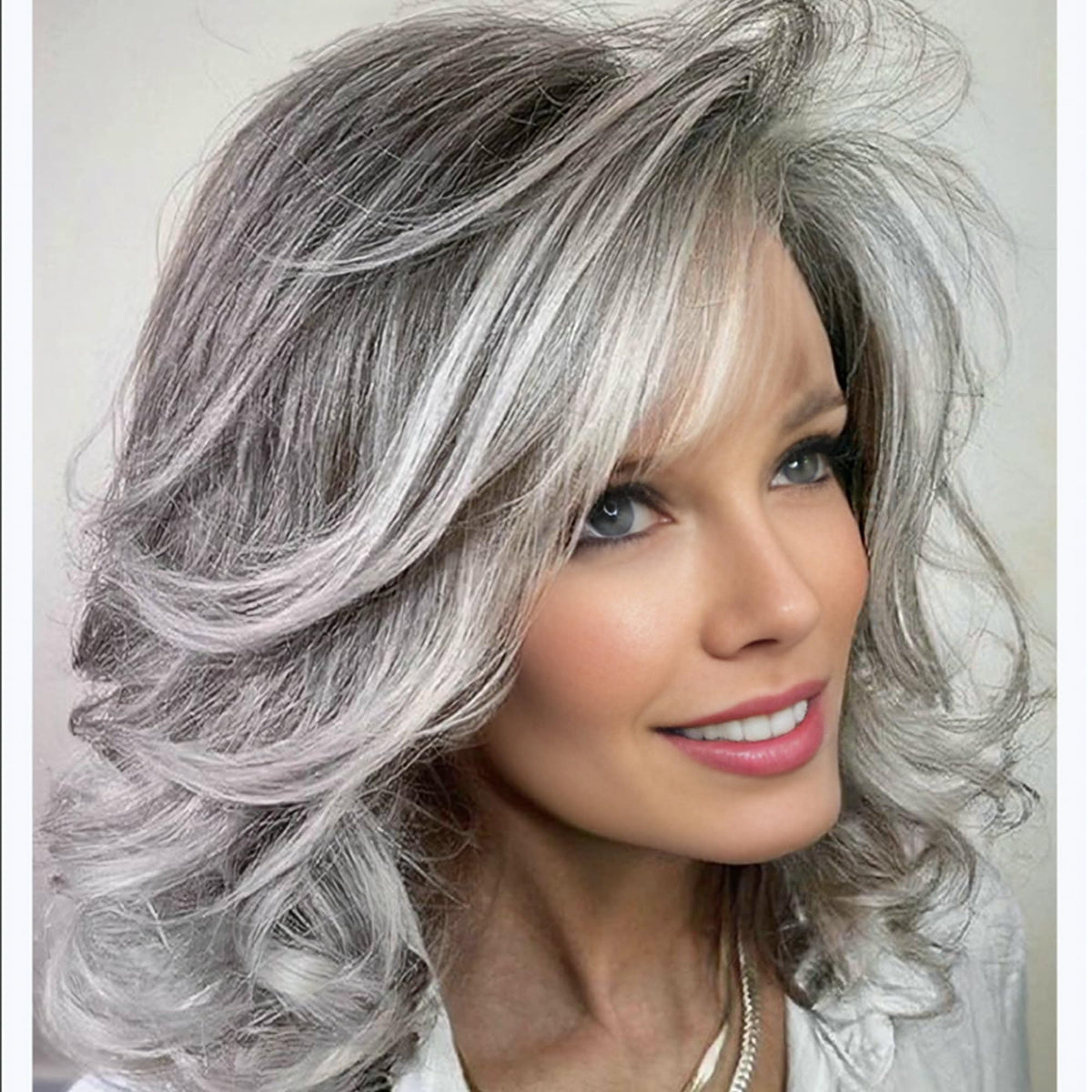 XIUFAXIRUSI medium grey wavy bob wig, natural look for daily wear.