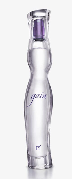 Yanbal Gaia cap closeup showcasing sleek design and premium packaging.