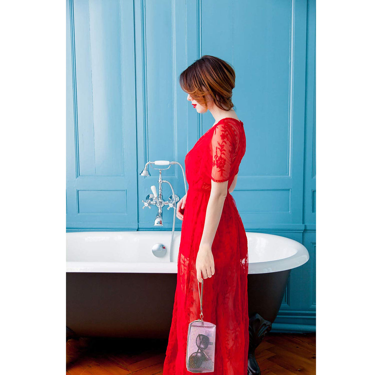 YANGROW durable zipper bag keeps contents secure in bathroom or luggage