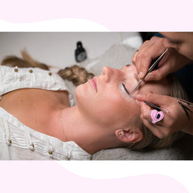 Yaomiao lash rings on fingers enable efficient lash extensions