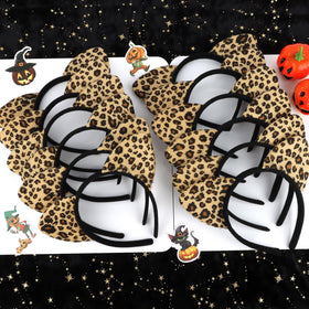 YARIEW leopard cat ears headband worn during cosplay event photos