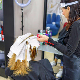 Yarlung salon professional-use wrap kit supports busy barbers and stylists
