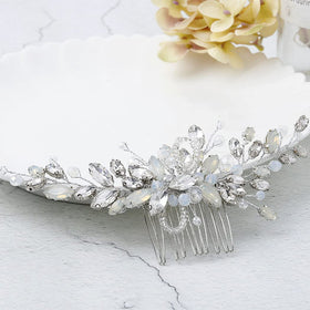 Yean versatile bridal accessory for bridesmaids or special occasions.