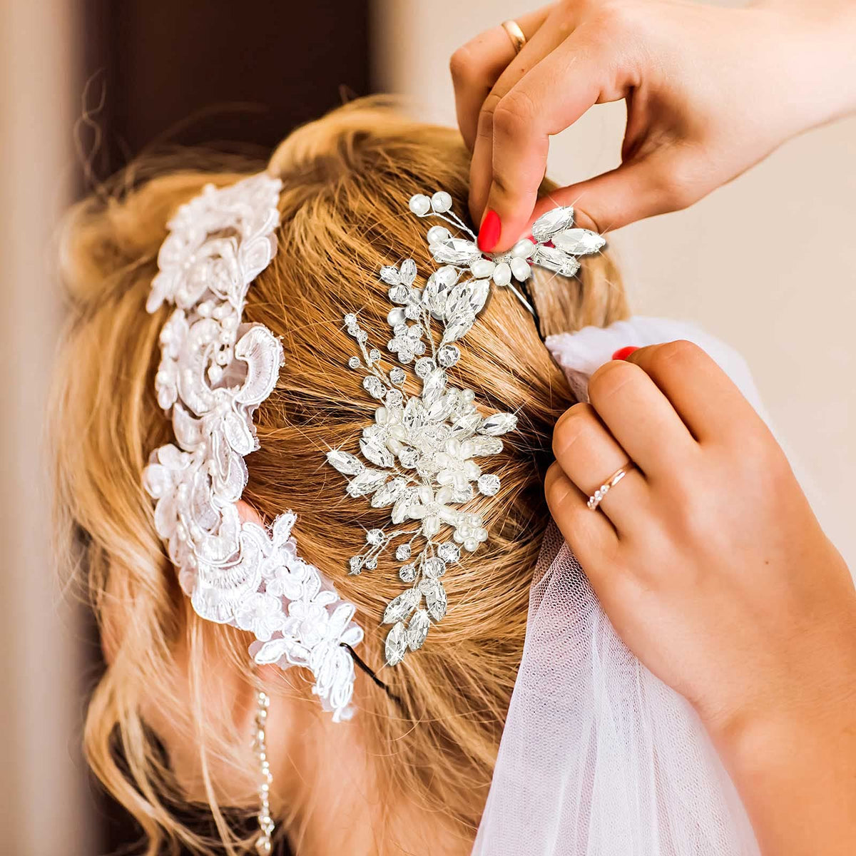 Yeshone lightweight hair accessory set ideal for on the go styling.