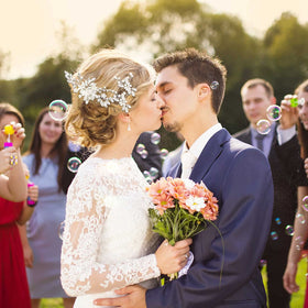 Yeshone versatile wedding accessories suitable for weddings, parties, and photography.