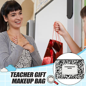Yeyeplum canvas material bag combines durability with everyday use.